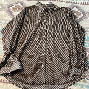 Cinch Ling sleeve button down. Medium